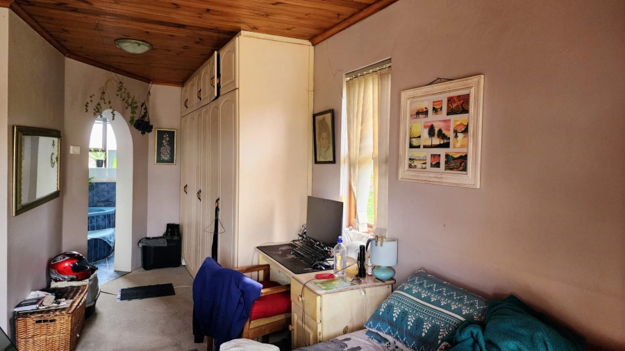 5 Bedroom Property for Sale in Uilenkraalsmond Western Cape